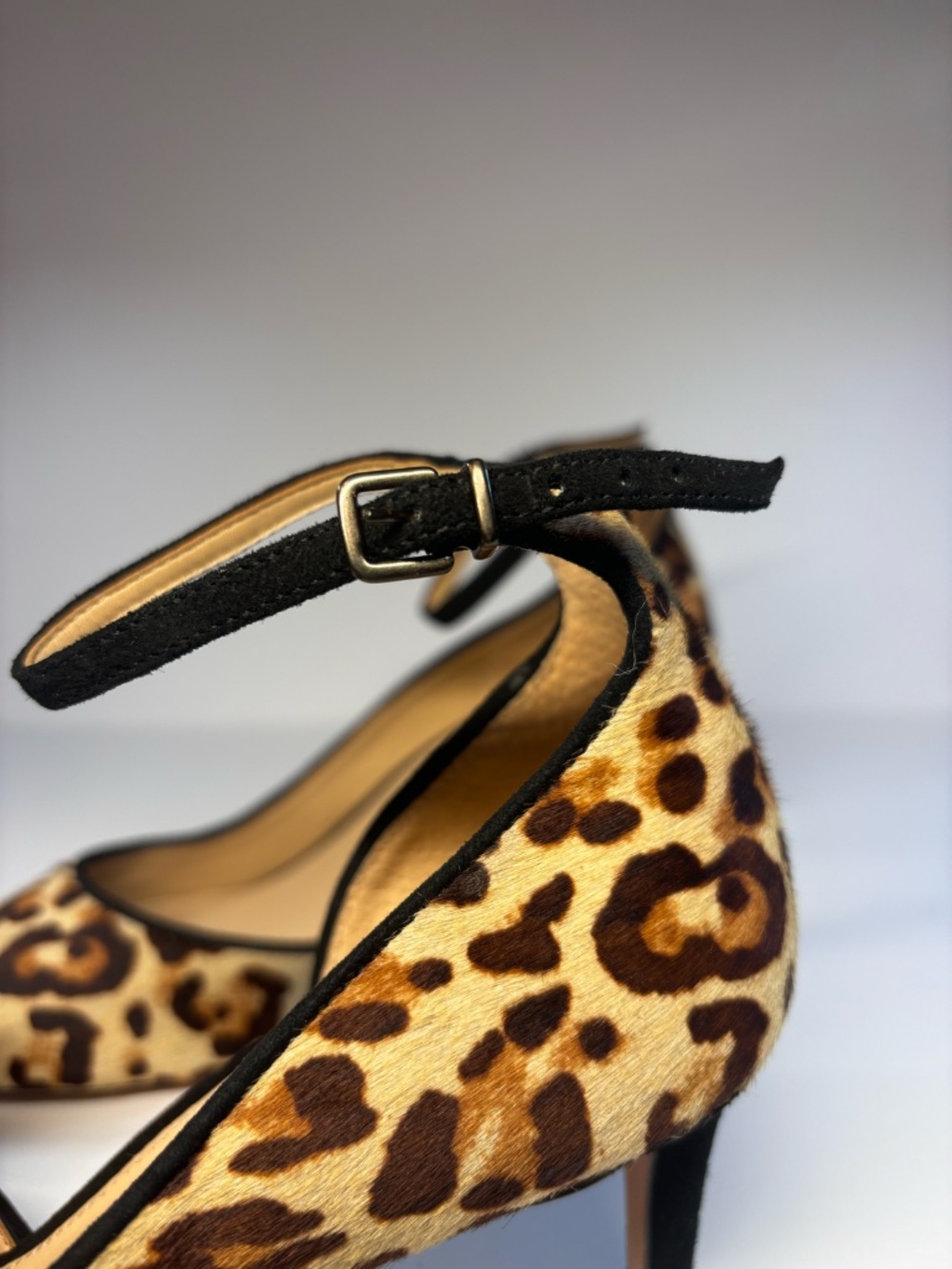 Antonio Melani Leopard Print Calf Hair Ankle Strap Heels S 8.5 Pointed Toe Pumps - Picture 9 of 13